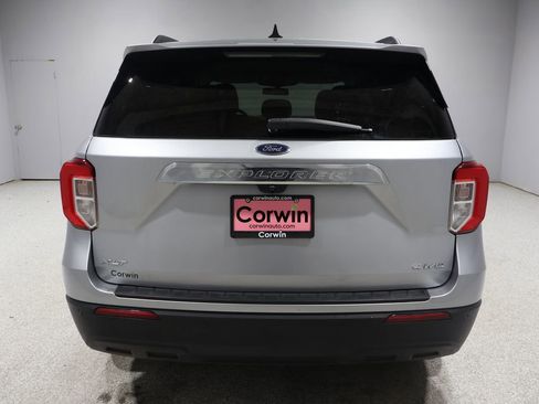 Used 2022 Ford Explorer XLT image 9