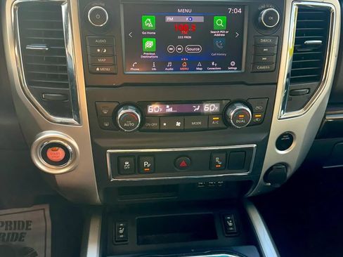 Used 2019 Nissan Titan SV w/ SV Convenience Package RWD image 17
