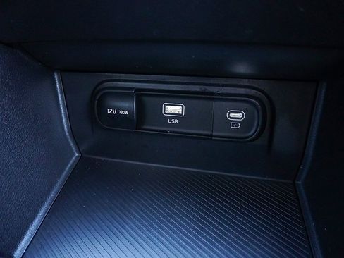 Used 2025 Kia Sportage LX image 45