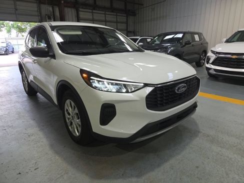 Used 2025 Ford Escape Active FWD image 6
