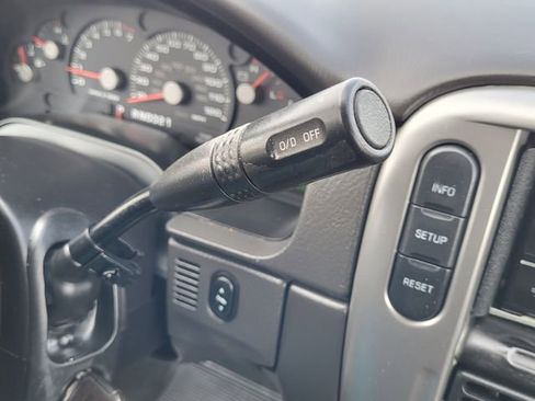 Used 2005 Ford Explorer XLT image 17