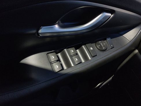 Used 2018 Hyundai Elantra GT w/ Style Package 02 image 27