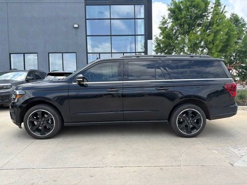 Used 2023 Ford Expedition Max Limited AWD/4WD image 4