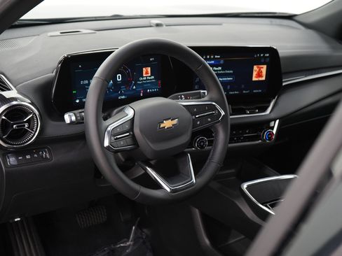Used 2026 Chevrolet Equinox LT AWD/4WD image 22