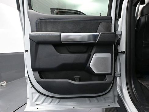 Used 2025 Ford F250 Platinum w/ FX4 Off-Road Package image 40