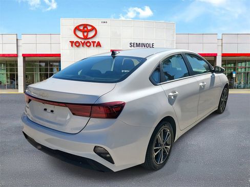 Used 2024 Kia Forte LXS image 3