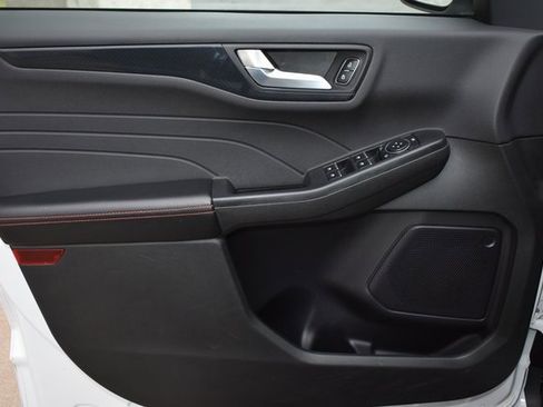 Used 2023 Ford Escape ST-Line image 14