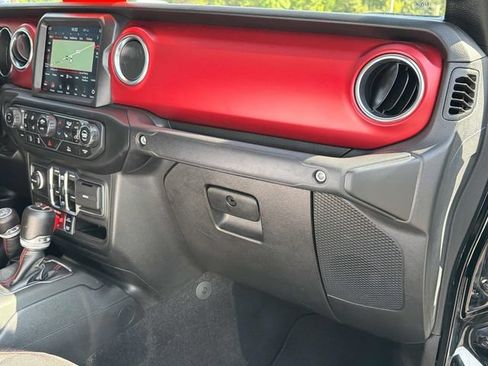 Used 2023 Jeep Gladiator Rubicon w/ Cold Weather Group AWD/4WD image 24