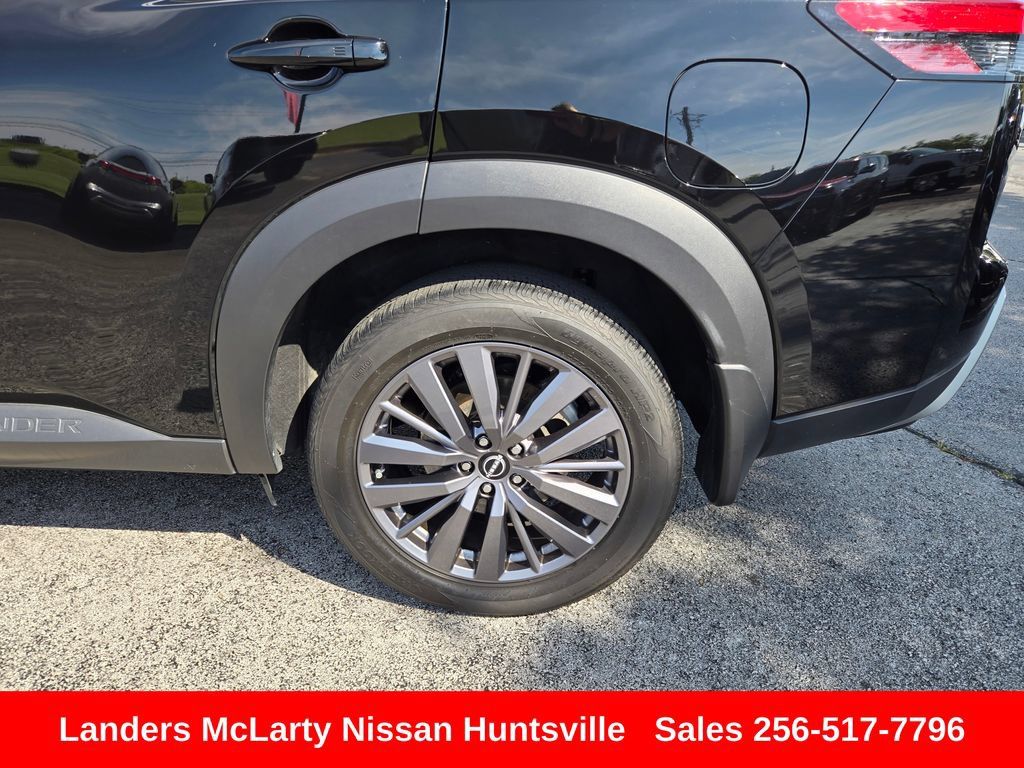 Used 2023 Nissan Pathfinder SL w/ SL Premium Package FWD image 12