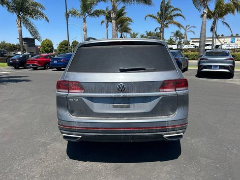 Used 2021 Volkswagen Atlas SE w/ Panoramic Sunroof Package FWD image 5