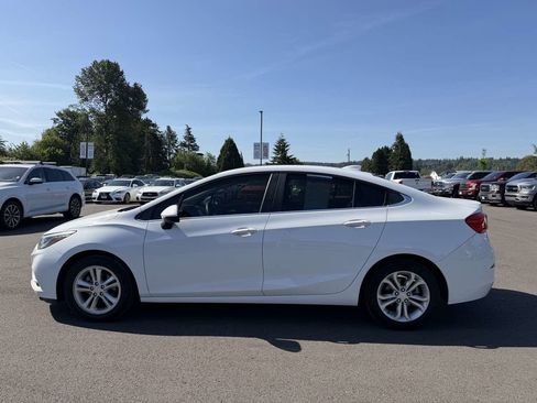 Used 2017 Chevrolet Cruze LT FWD image 5