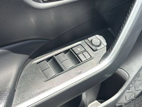 Used 2025 Toyota RAV4 XLE FWD image 16
