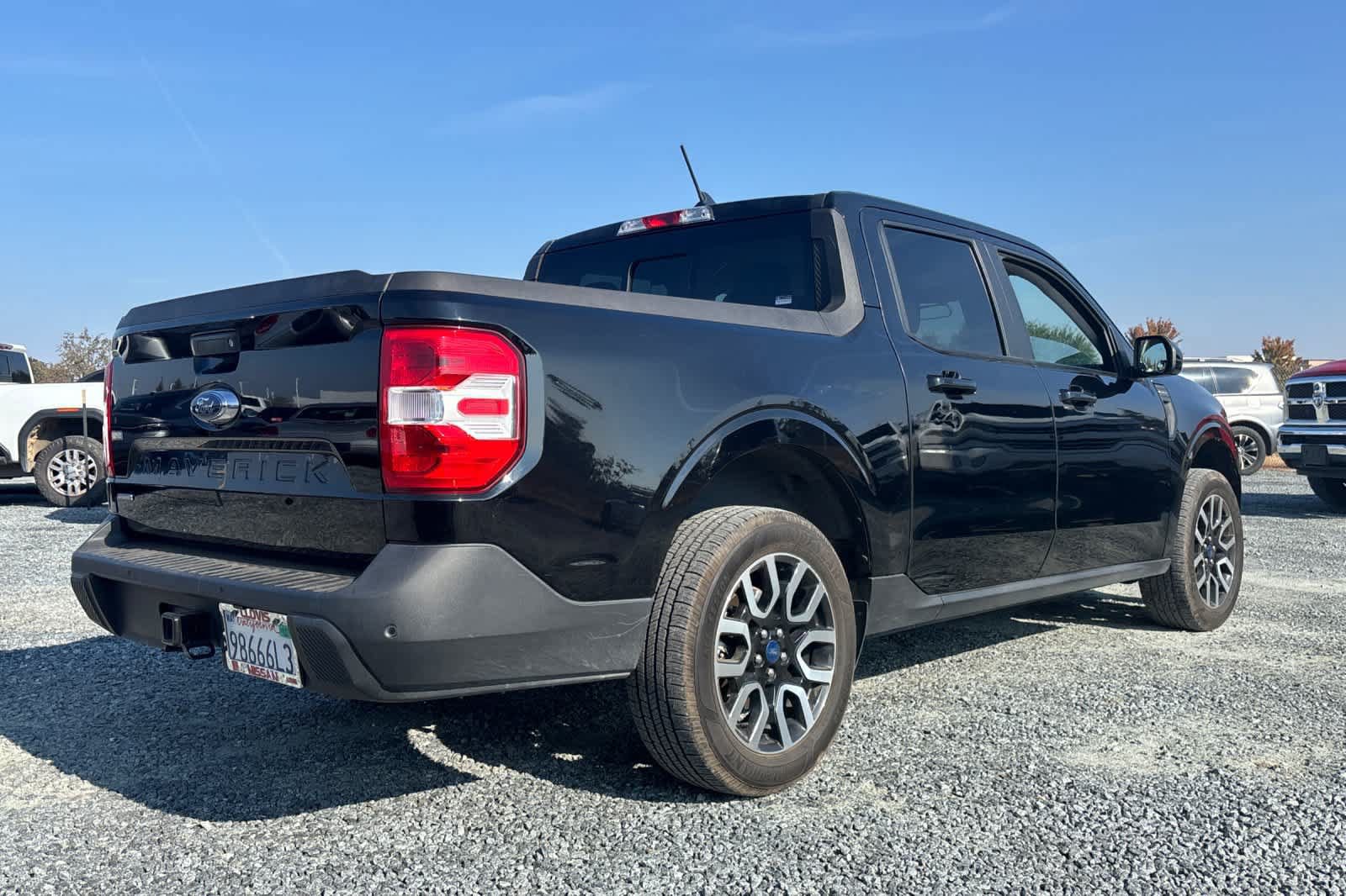 Used 2022 Ford Maverick Lariat w/ Lariat Luxury Package FWD image 2