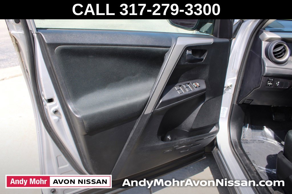 Used 2016 Toyota RAV4 LE AWD/4WD image 18