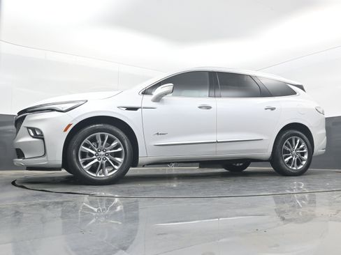 Used 2024 Buick Enclave Avenir FWD image 14