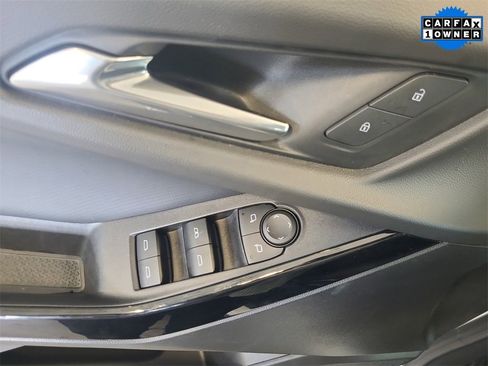 Used 2025 Chevrolet Equinox LT image 23