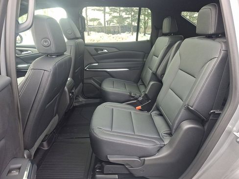 New 2026 Chevrolet Traverse LT w/ Sun and Wheel Package image 13