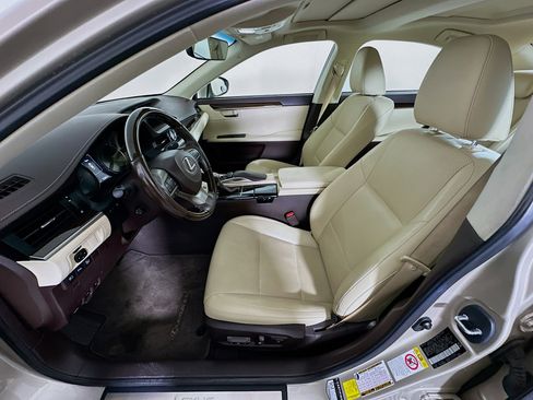 Used 2016 Lexus ES 350 w/ Navigation System Package image 13