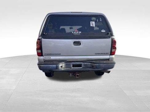 Used 2004 Chevrolet Silverado 2500 LT w/ Heavy-Duty Power Package image 11