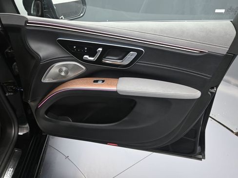 Used 2023 Mercedes-Benz EQS 580 4MATIC SUV image 38