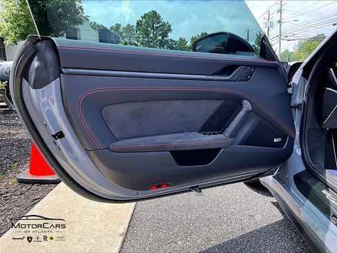 Used 2023 Porsche 911 Cabriolet image 20
