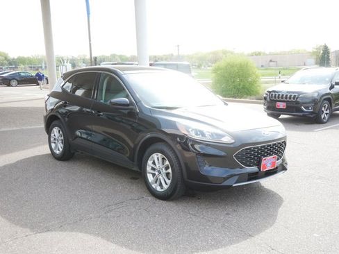Certified 2020 Ford Escape SE AWD/4WD image 3