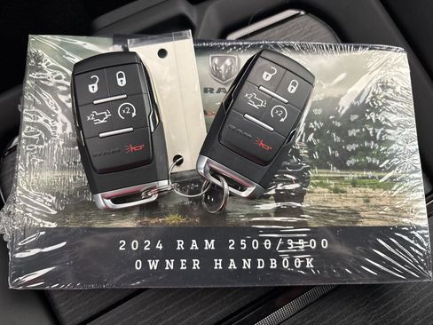 Used 2024 RAM 3500 Limited image 24