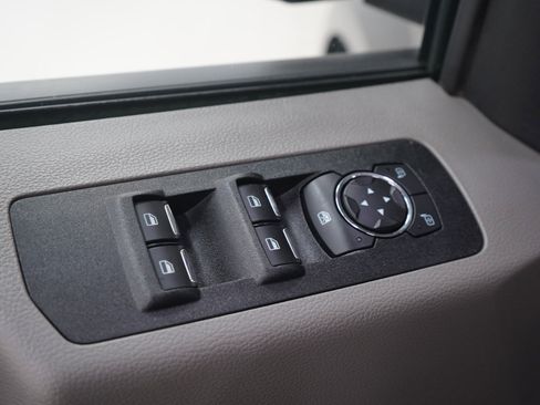 Used 2019 Ford F150 XLT w/ Equipment Group 302A Luxury AWD/4WD image 22