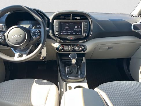 Used 2023 Kia Soul LX image 11