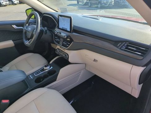 Used 2020 Ford Escape Titanium w/ Titanium Premium Package 2.0 AWD/4WD image 36