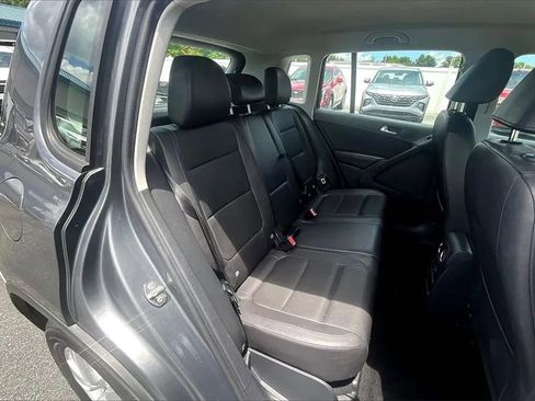 Used 2017 Volkswagen Tiguan S image 26