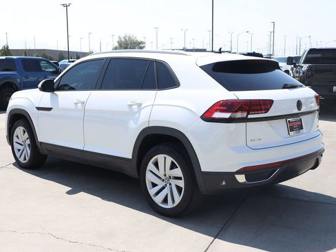 Used 2020 Volkswagen Atlas Cross Sport SE w/ Panoramic Sunroof Package AWD/4WD image 4