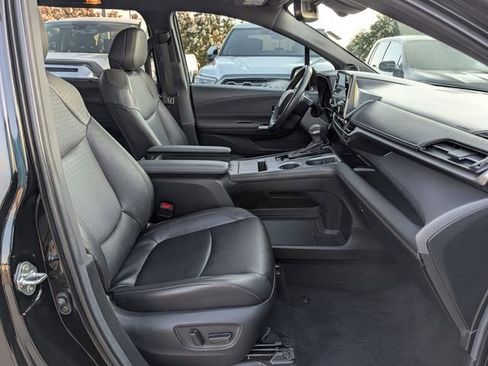 Used 2024 Toyota Sienna XLE Woodland Edition AWD/4WD image 36