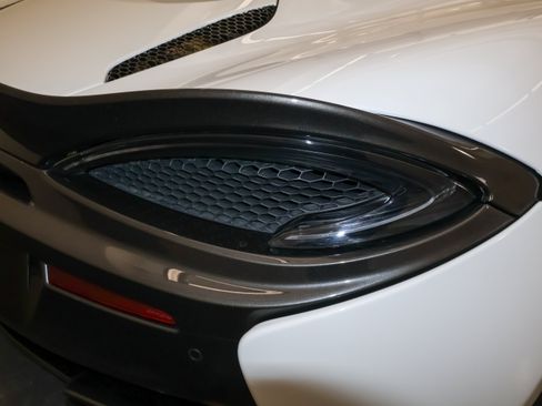 Used 2018 McLaren 570S RWD image 9
