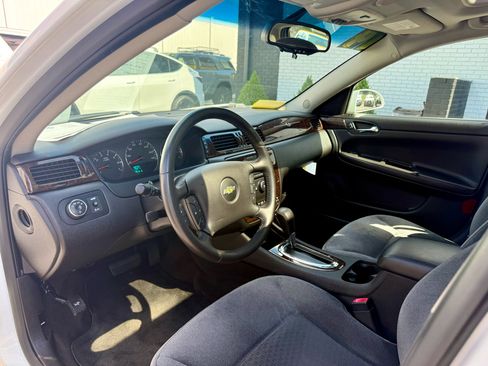 Used 2014 Chevrolet Impala LT w/ LT Sunroof Package image 15