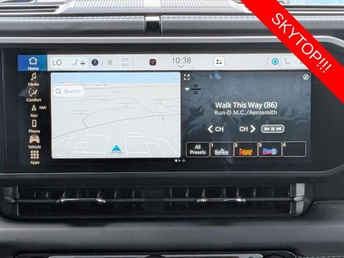 Certified 2024 Jeep Wrangler Unlimited Sahara w/ Technology Group AWD/4WD image 16