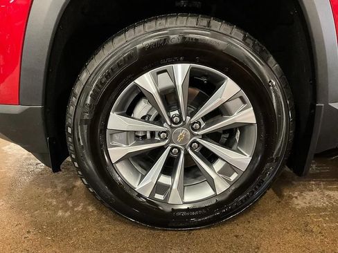 Used 2026 Chevrolet Equinox LT AWD/4WD image 16