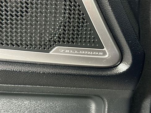 Used 2024 Kia Telluride EX w/ EX Captain's Chair Package AWD/4WD image 30