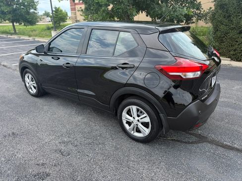 Used 2020 Nissan Kicks S FWD image 3