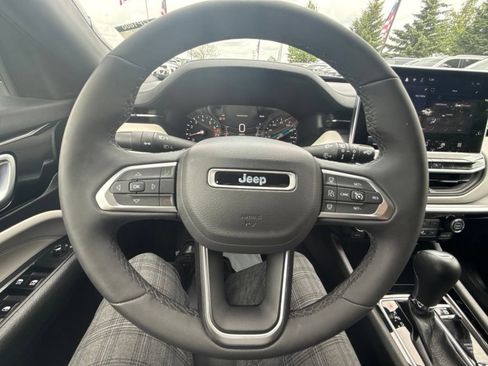 Used 2026 Jeep Compass Limited AWD/4WD image 17