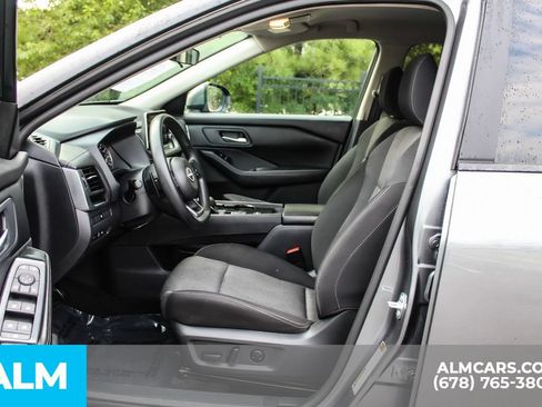Used 2024 Nissan Rogue SV FWD image 16