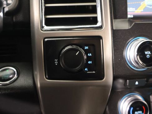 Used 2015 Ford F150 Platinum w/ Equipment Group 701A Luxury AWD/4WD image 10