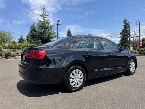 Used 2011 Volkswagen Jetta Sedan FWD image 6