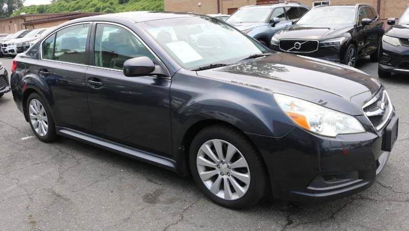 Used 2010 Subaru Legacy 3.6R Limited AWD/4WD image 3