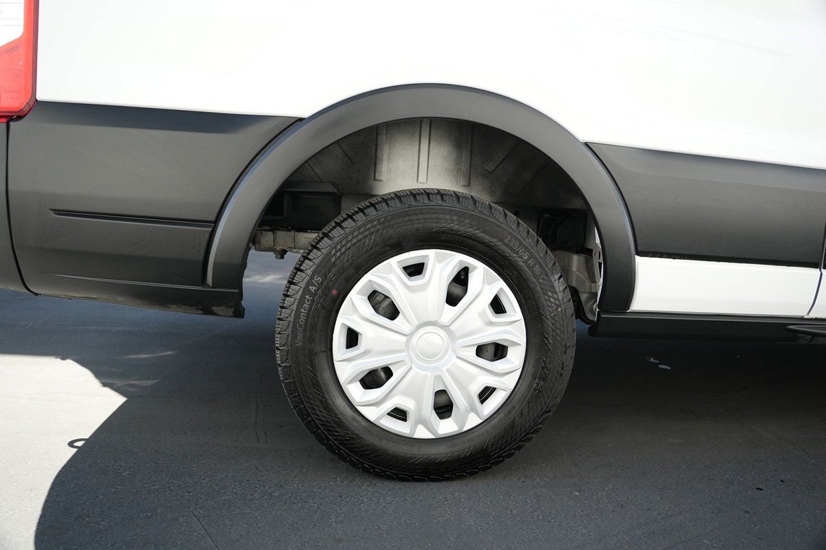 Used 2023 Ford E-Transit Medium Roof RWD image 26