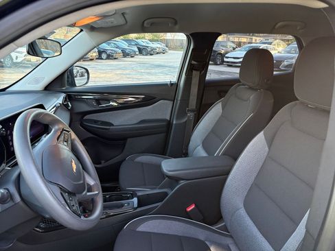 Used 2025 Chevrolet TrailBlazer LT image 24