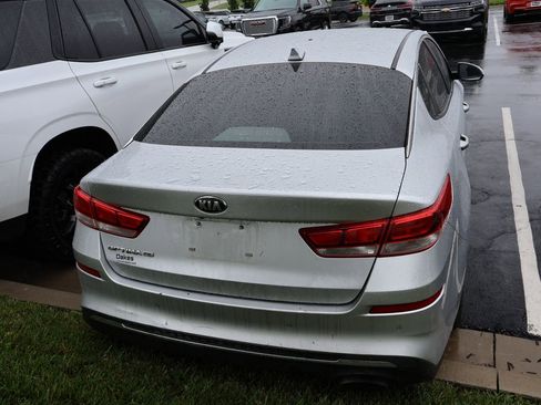 Used 2019 Kia Optima LX FWD image 11