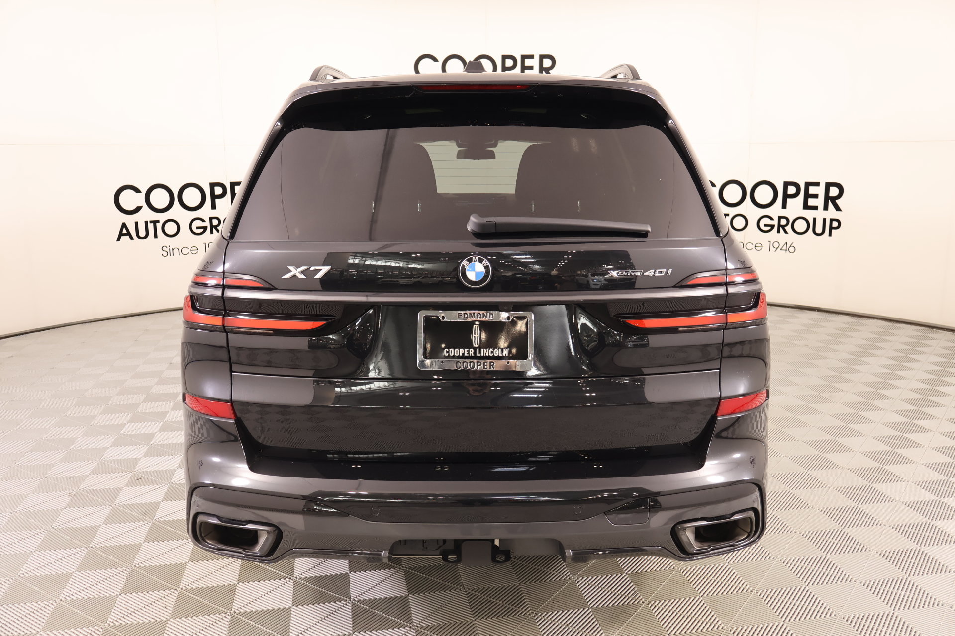 Used 2024 BMW X7 xDrive40i w/ M Sport Package AWD/4WD image 24