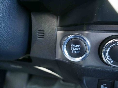 Used 2020 Toyota Tacoma TRD Off-Road w/ TRD Premium Off Road Package image 32