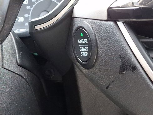 Used 2022 Ford Escape SE image 24